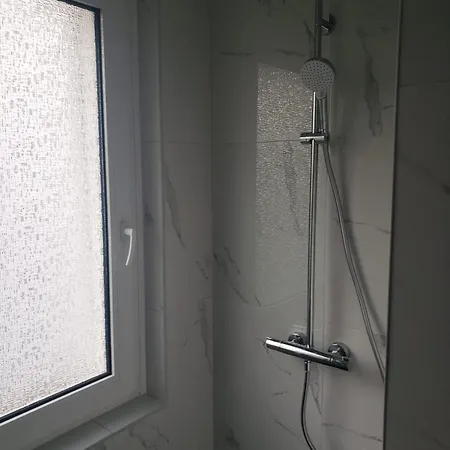 Joel Living Apartman *