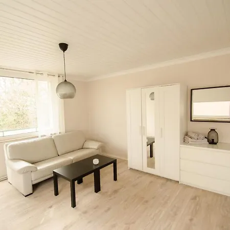 Joel Living * ハノーファー