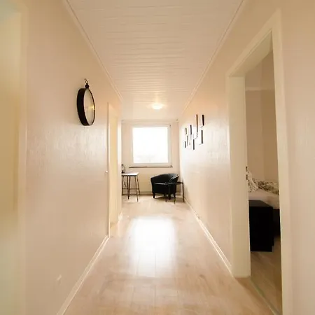 Joel Living ハノーファー