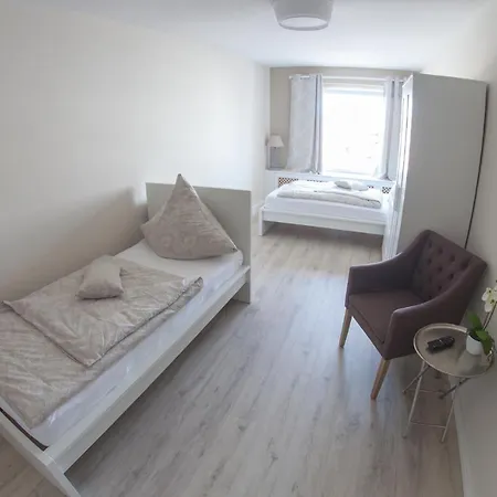 Joel Living * Hannover